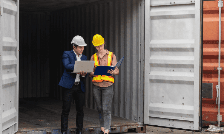 اهمیت کارگزار گمرک در تجارت بینالمللی